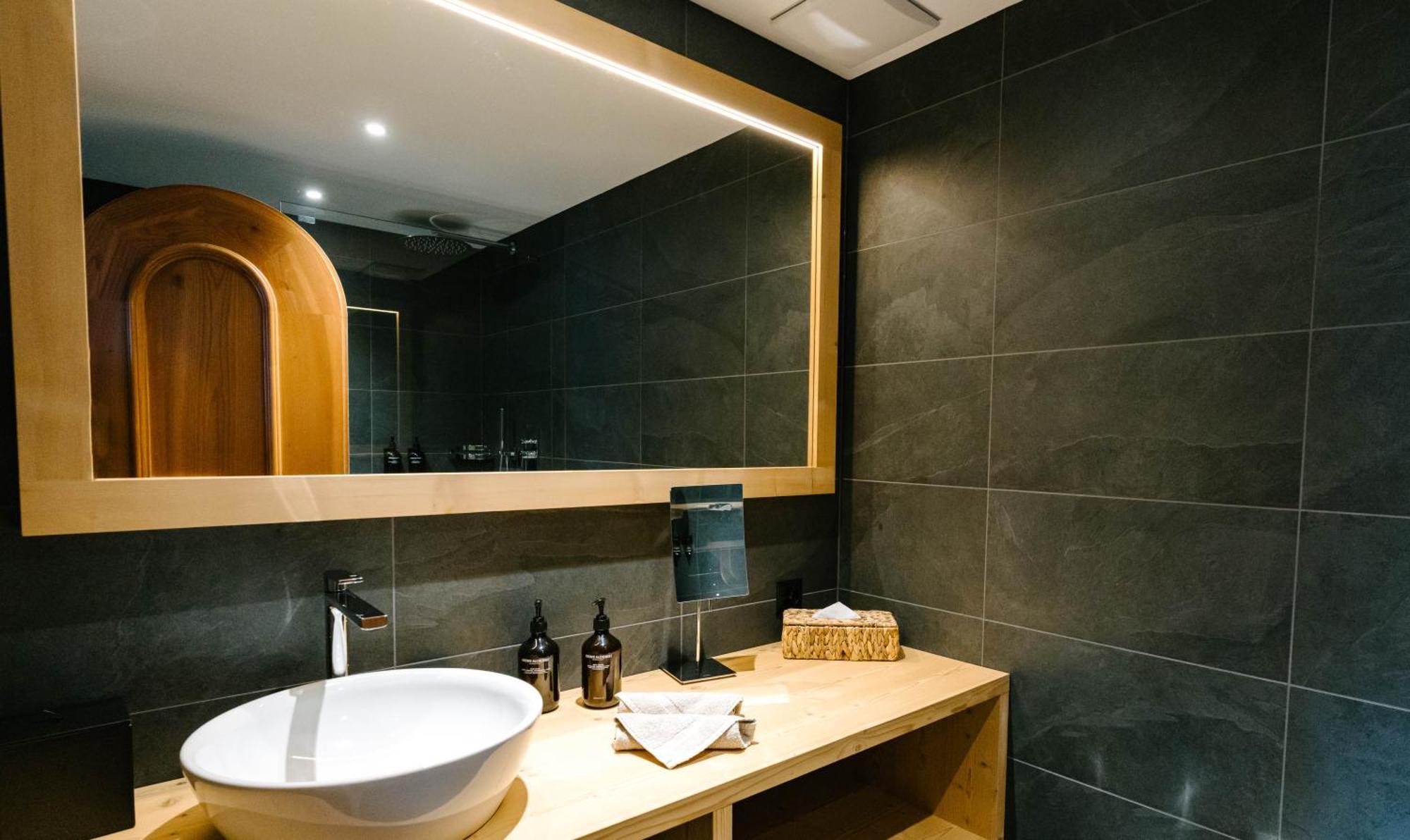 Seven Alpina Boutique Hotel Klosters Exterior photo