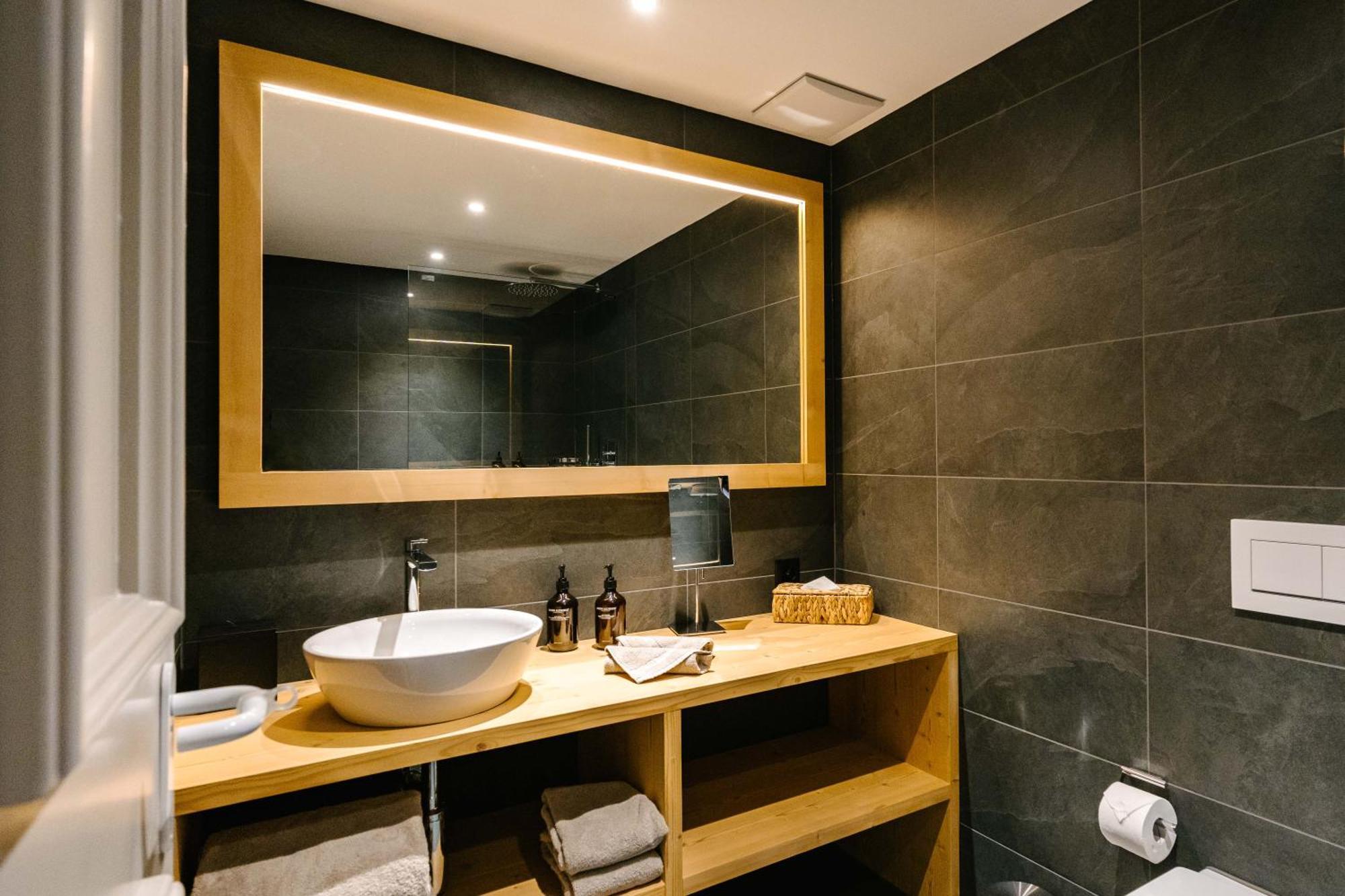 Seven Alpina Boutique Hotel Klosters Exterior photo