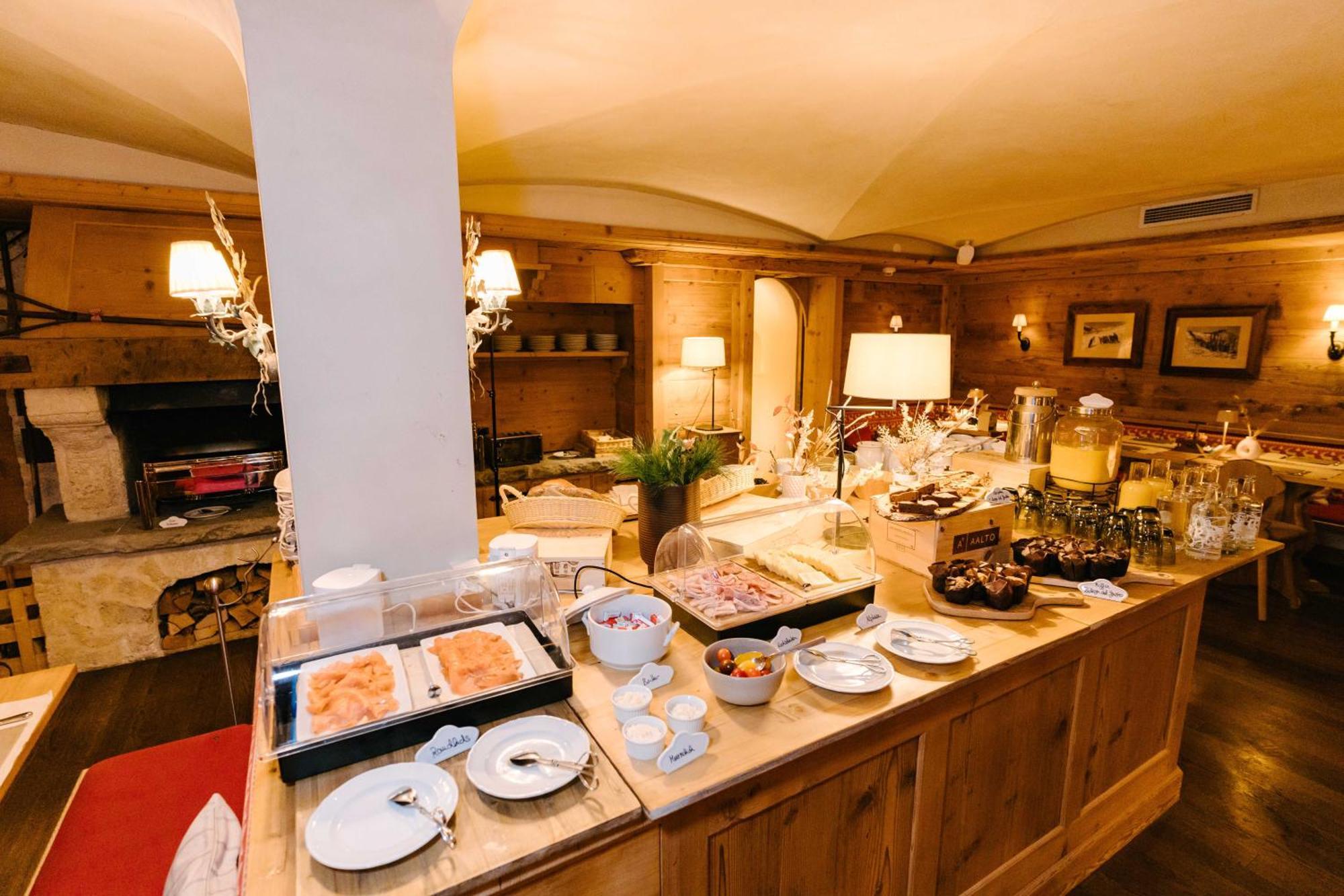 Seven Alpina Boutique Hotel Klosters Exterior photo